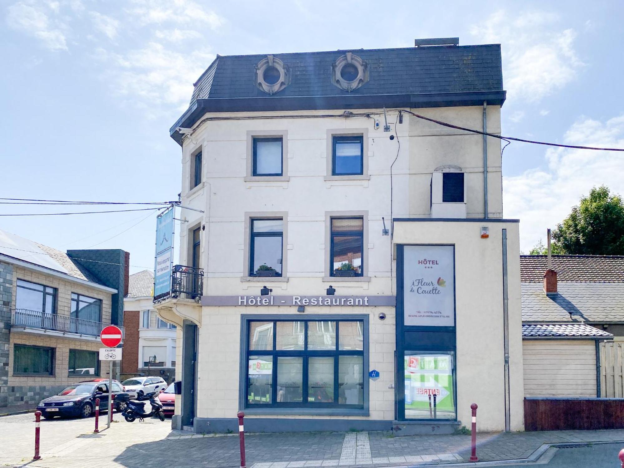A Fleur De Couette Hotel Auvelais Exterior photo